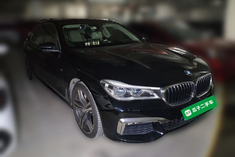 Used BMW 7 Series 2018 740Li M Sport Package Leading Model Exterior 2