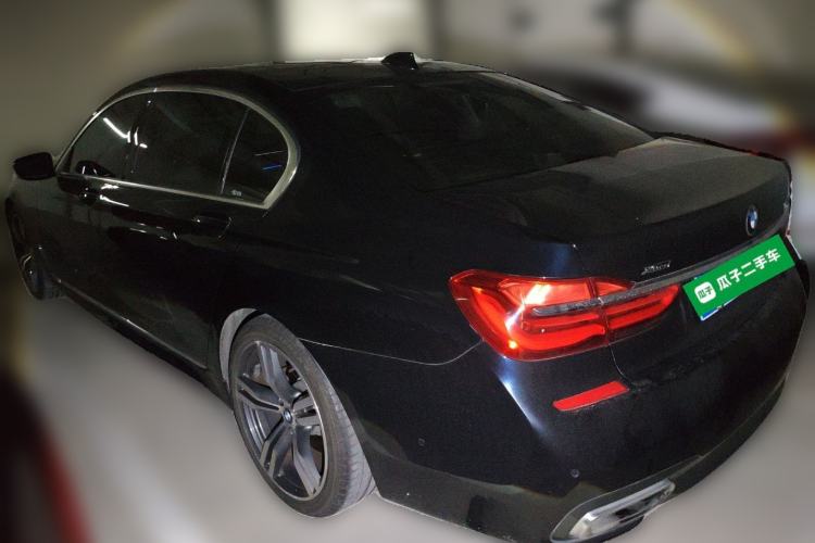 Used BMW 7 Series 2018 740Li M Sport Package Leading Model Exterior 3
