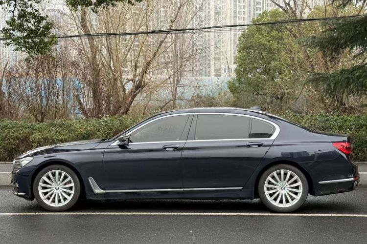 Used BMW 7 Series 2018 730Li Leading Model Excellence Package Exterior 3