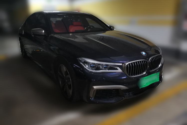Used BMW 7 Series 2018 M760Li xDrive Front Right 45 Deg