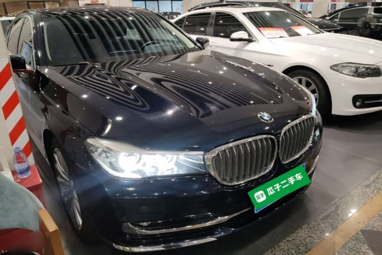 Used BMW 7 Series 2018 730Li Leading Model Excellence Package Front Right 45 Deg