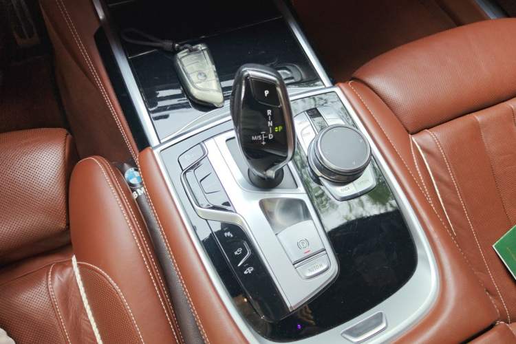 Used BMW 7 Series 2018 740Li xDrive Luxury Edition M Sport Package Gear Lever