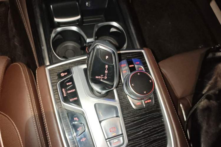 Used BMW 7 Series 2018 730Li Luxury Edition M Sport Package Gear Lever