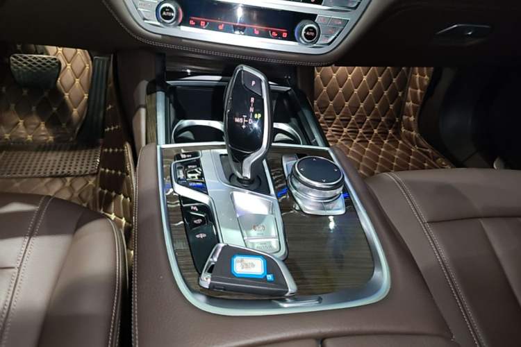 Used BMW 7 Series 2018 730Li Leading Model Excellence Package Gear Lever