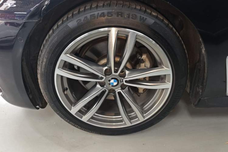 Used BMW 7 Series 2018 730Li Luxury Edition M Sport Package Left Front Wheel Hub