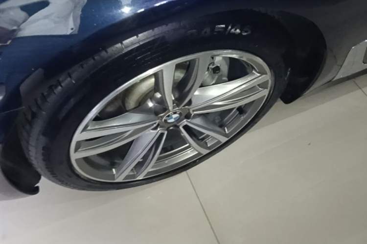 Used BMW 7 Series 2018 730Li Luxury Edition M Sport Package Left Front Wheel Hub