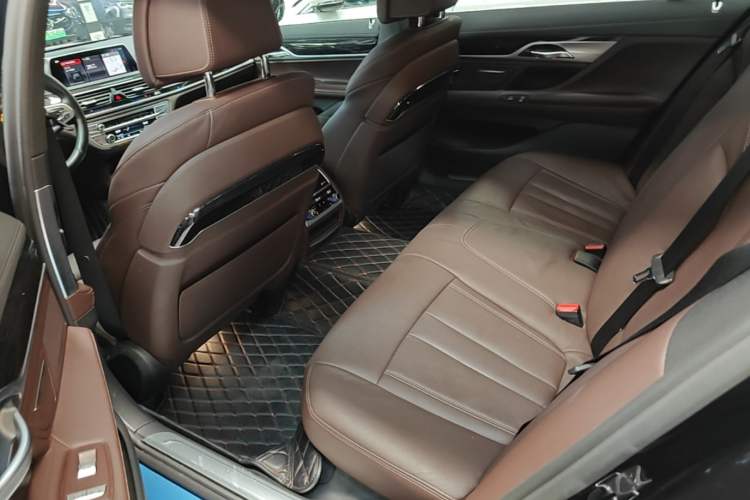 Used BMW 7 Series 2018 730Li Leading Model M Sport Package Left Rear Seat
