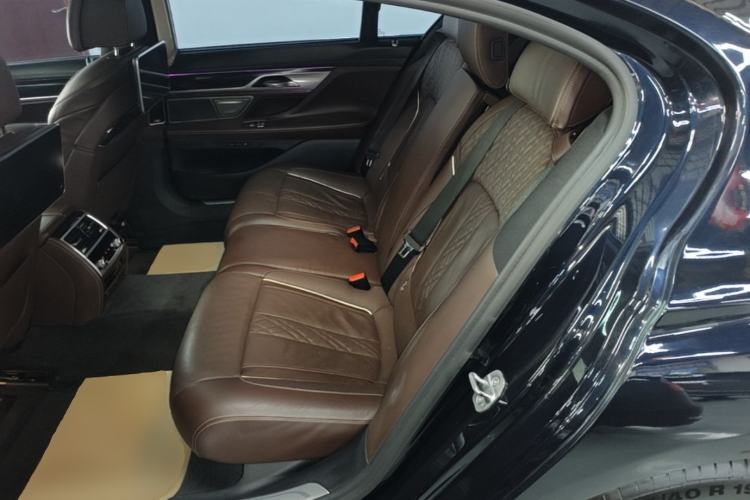 Used BMW 7 Series 2018 730Li Luxury Edition M Sport Package Left Rear Seat