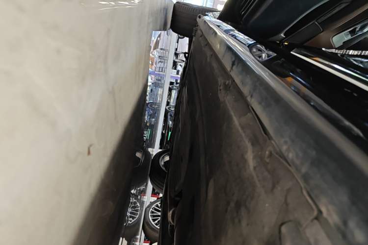 Used BMW 7 Series 2018 730Li Leading Model M Sport Package Left Side Sill