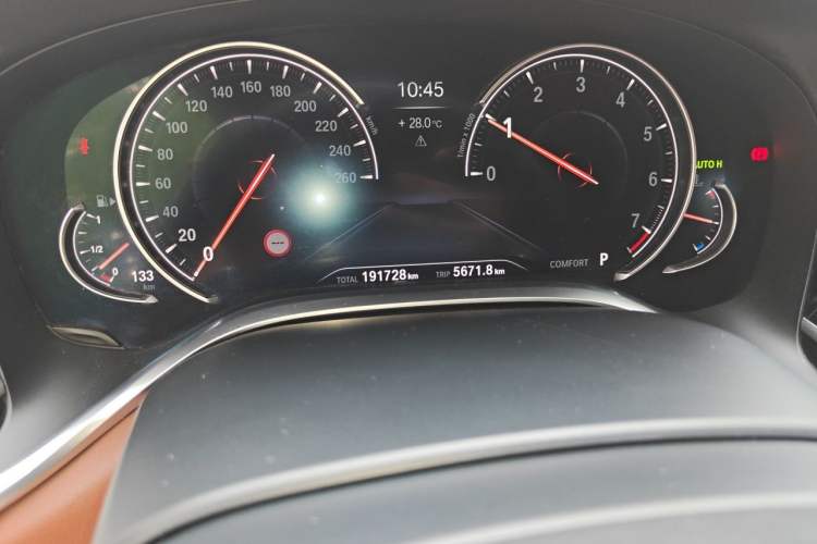 Used BMW 7 Series 2018 740Li xDrive Luxury Edition M Sport Package Odometer Close Up