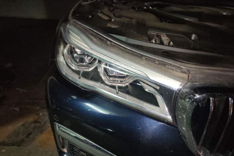 Used BMW 7 Series 2018 730Li Luxury Edition M Sport Package Right Front Headlight
