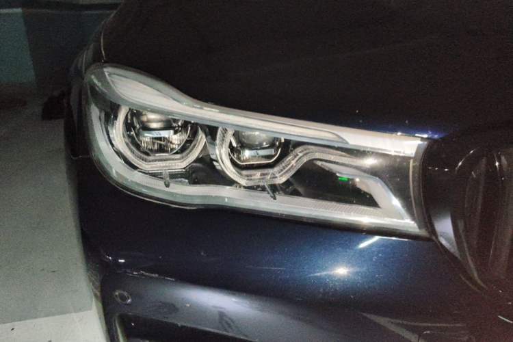 Used BMW 7 Series 2018 730Li Luxury Edition M Sport Package Right Front Headlight