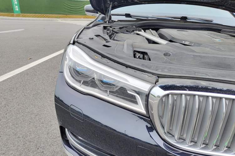 Used BMW 7 Series 2018 740Li xDrive Luxury Edition Excellence Package Right Front Headlight