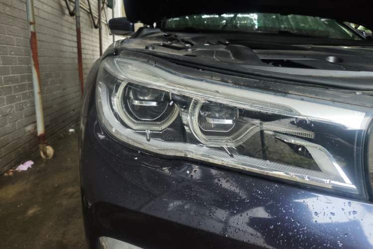 Used BMW 7 Series 2018 730Li Luxury Edition M Sport Package Right Front Headlight