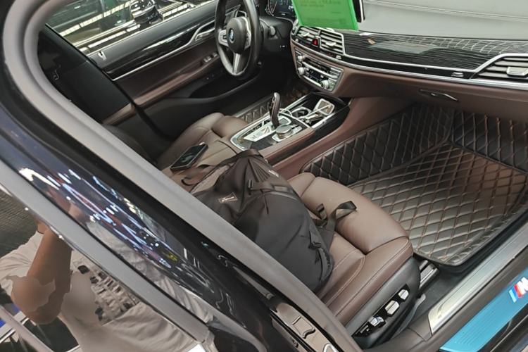 Used BMW 7 Series 2018 730Li Leading Model M Sport Package Right Front Seat