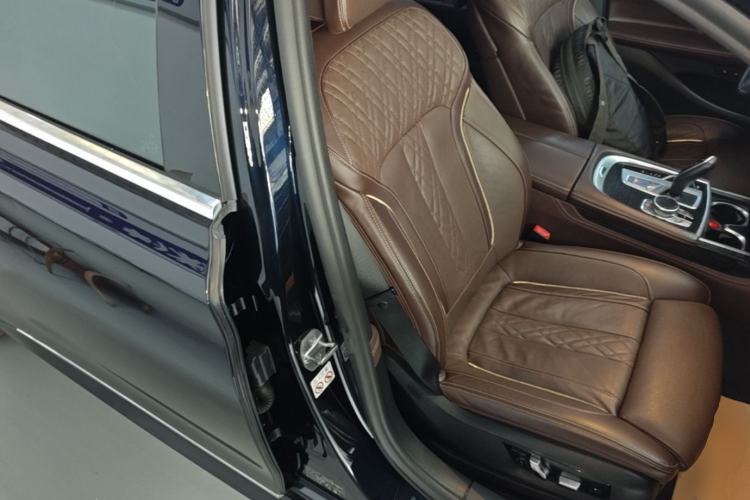 Used BMW 7 Series 2018 730Li Luxury Edition M Sport Package Right Front Seat
