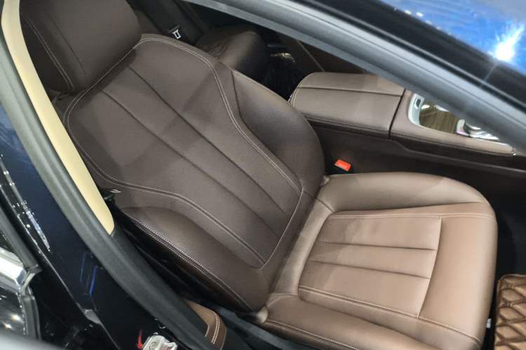 Used BMW 7 Series 2018 730Li Leading Model Excellence Package Right Front Seat