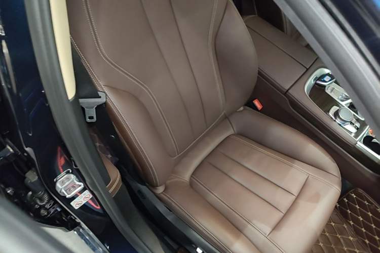 Used BMW 7 Series 2018 730Li Leading Model Excellence Package Right Front Seat