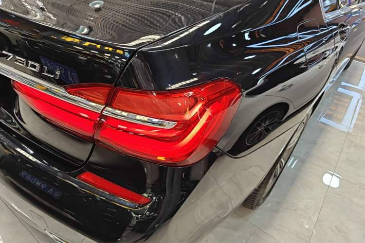 Used BMW 7 Series 2018 730Li Leading Model M Sport Package Right Rear Taillight