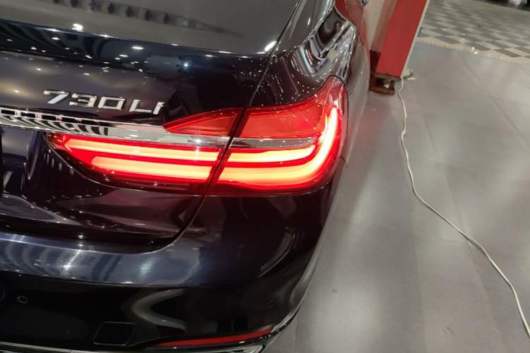 Used BMW 7 Series 2018 730Li Leading Model Excellence Package Right Rear Taillight