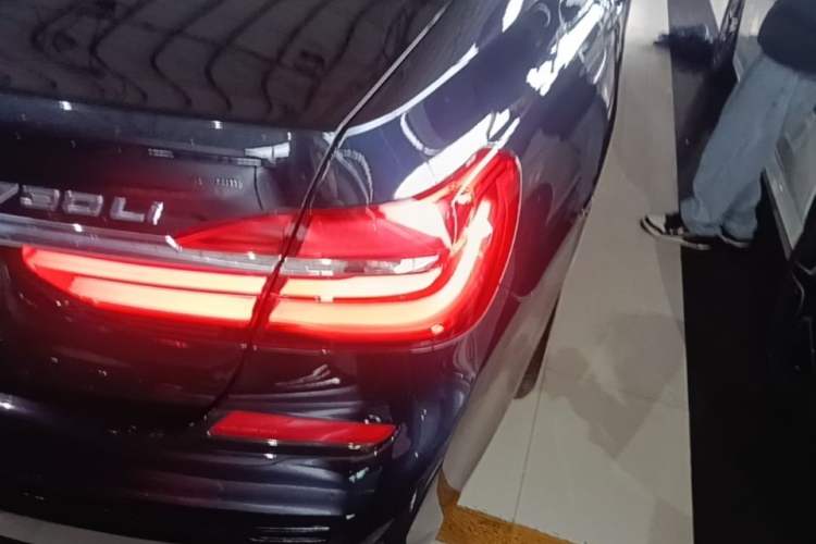 Used BMW 7 Series 2018 730Li Luxury Edition M Sport Package Right Rear Taillight