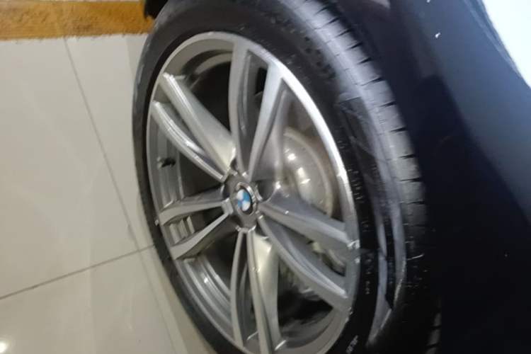 Used BMW 7 Series 2018 730Li Luxury Edition M Sport Package Right Rear Wheel Hub