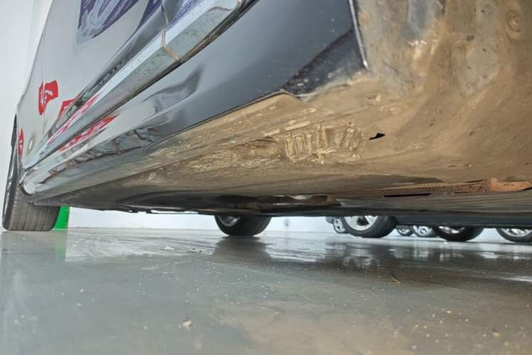 Used BMW 7 Series 2018 730Li Luxury Edition M Sport Package Right Side Sill