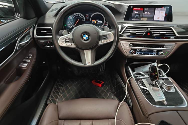 Used BMW 7 Series 2018 730Li Leading Model M Sport Package Steering Wheel