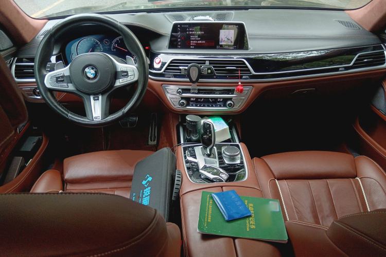 Used BMW 7 Series 2018 740Li xDrive Luxury Edition M Sport Package Center Console