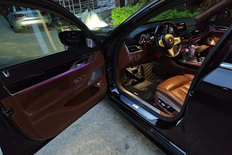 Used BMW 7 Series 2018 740Li xDrive Luxury Edition M Sport Package Driver Seat