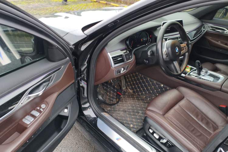 Used BMW 7 Series 2018 730Li Leading Model M Sport Package Driver Seat