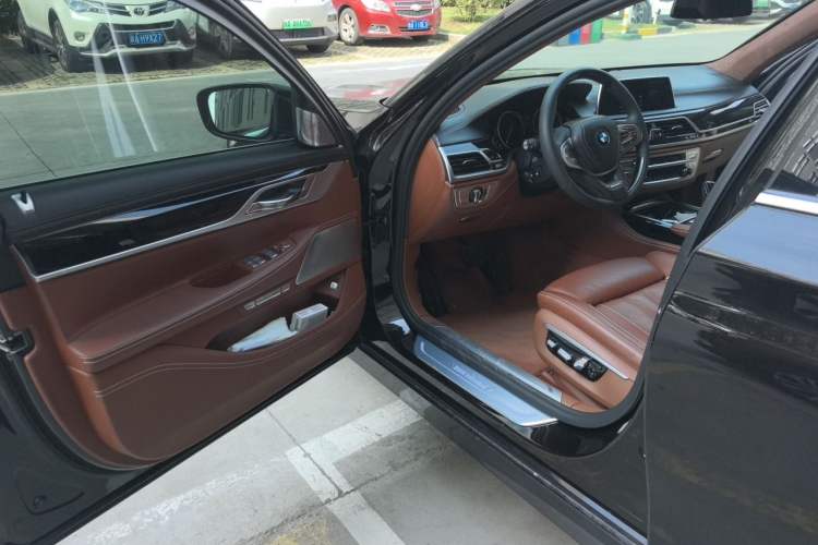 Used BMW 7 Series 2018 740Li xDrive Luxury Edition Excellence Package Driver Seat
