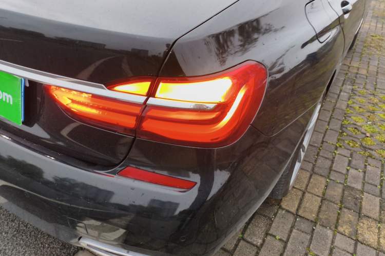 Used BMW 7 Series 2018 730Li Leading Model M Sport Package Exterior 2