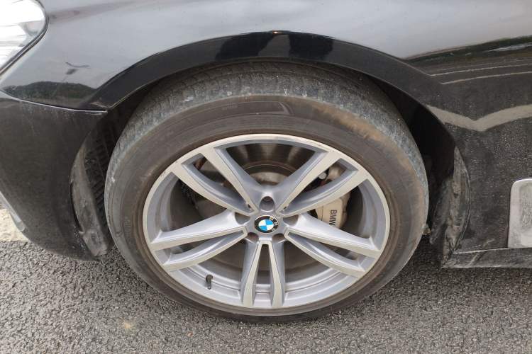 Used BMW 7 Series 2018 730Li Leading Model M Sport Package Exterior 3