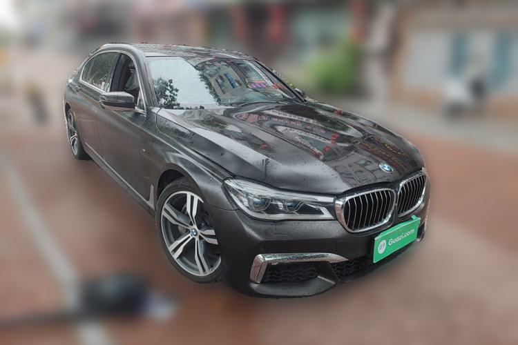 Used BMW 7 Series 2018 740Li xDrive Luxury Edition M Sport Package Front Right 45 Deg
