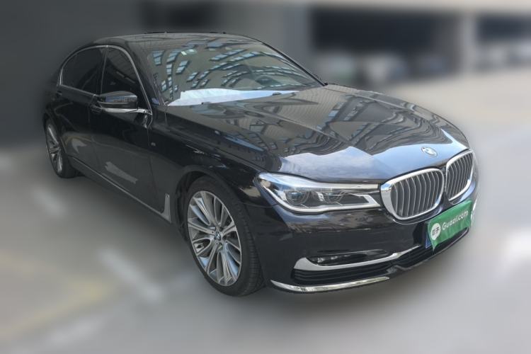Used BMW 7 Series 2018 740Li xDrive Luxury Edition Excellence Package Front Right 45 Deg