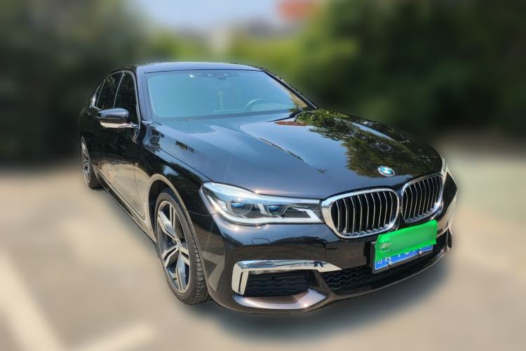 Used BMW 7 Series 2018 740Li xDrive Luxury Edition M Sport Package Front Right 45 Deg