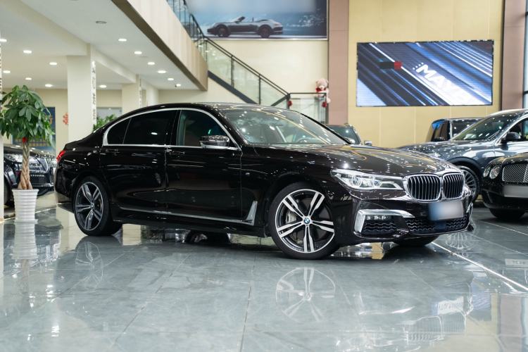 Used BMW 7 Series 2018 750Li xDrive M Sport Package Front Right 45 Deg