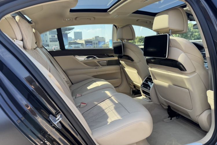 Used BMW 7 Series 2018 730Li Luxury Model Excellence Package Interior 9