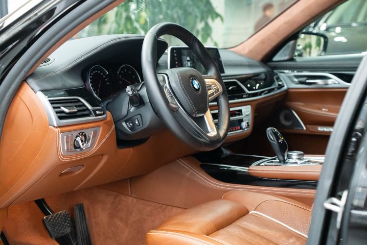 Used BMW 7 Series 2018 750Li xDrive M Sport Package Left Front Seat