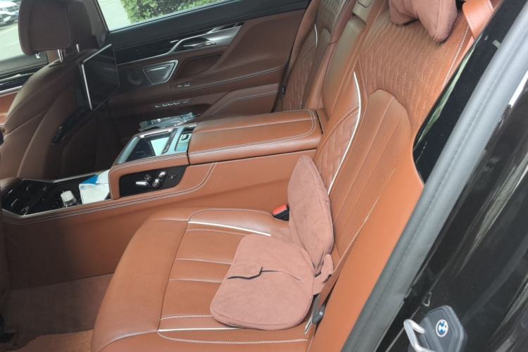 Used BMW 7 Series 2018 740Li xDrive Luxury Edition Excellence Package Left Rear Seat