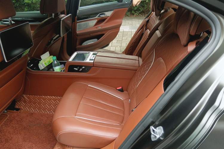 Used BMW 7 Series 2018 740Li xDrive Luxury Edition M Sport Package Left Rear Seat