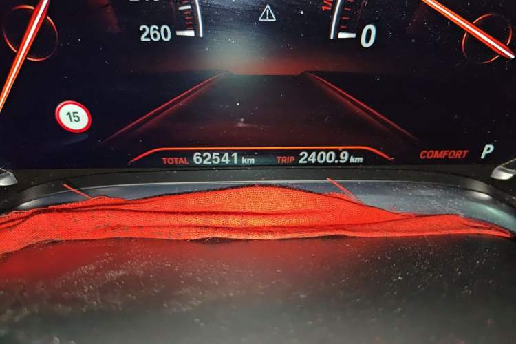 Used BMW 7 Series 2018 740Li xDrive Luxury Edition M Sport Package Odometer Close Up