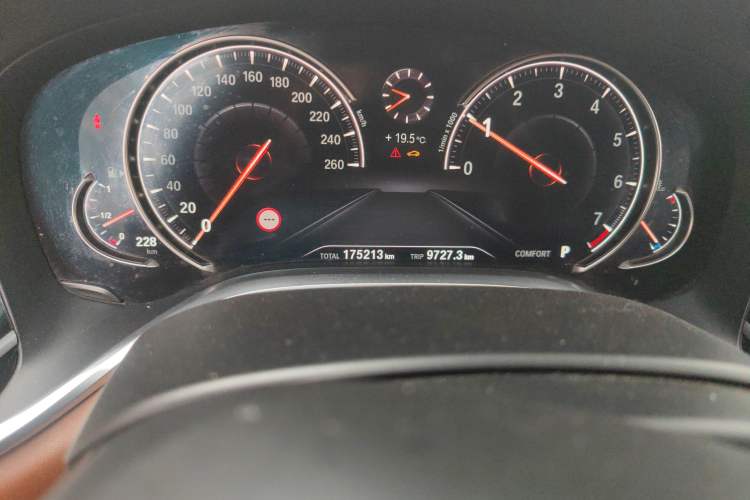 Used BMW 7 Series 2018 740Li xDrive Luxury Edition M Sport Package Odometer Close Up