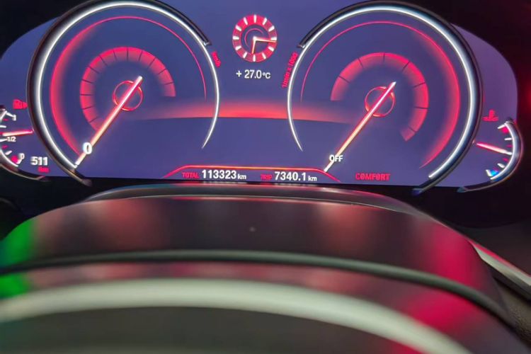 Used BMW 7 Series 2018 730Li Leading Model M Sport Package Odometer Close Up