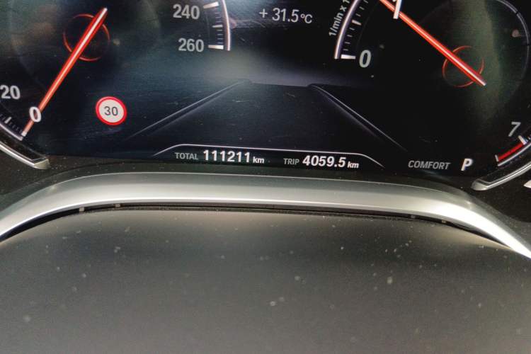 Used BMW 7 Series 2018 740Li xDrive Luxury Edition M Sport Package Odometer Close Up