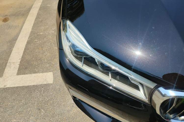 Used BMW 7 Series 2018 740Li xDrive Luxury Edition M Sport Package Right Front Headlight