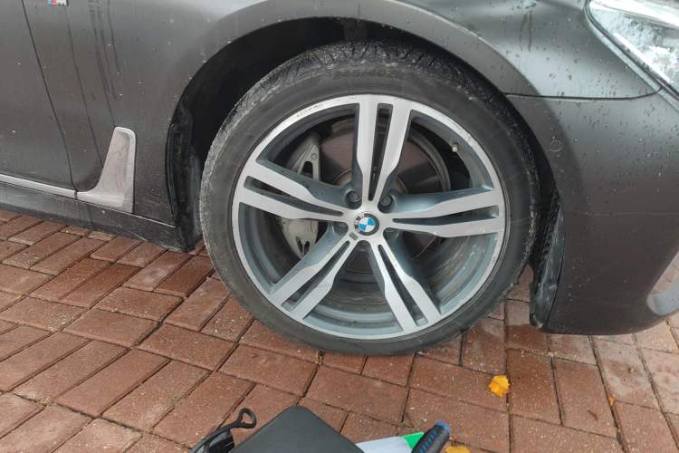 Used BMW 7 Series 2018 740Li xDrive Luxury Edition M Sport Package Right Front Wheel Hub