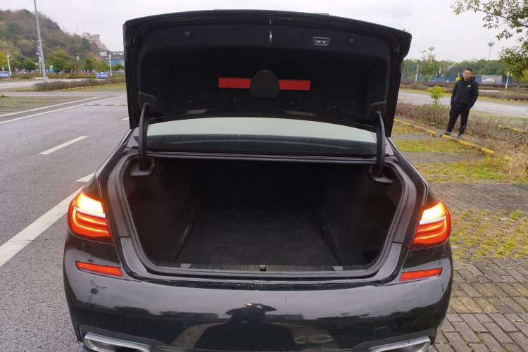 Used BMW 7 Series 2018 730Li Leading Model M Sport Package Trunk
