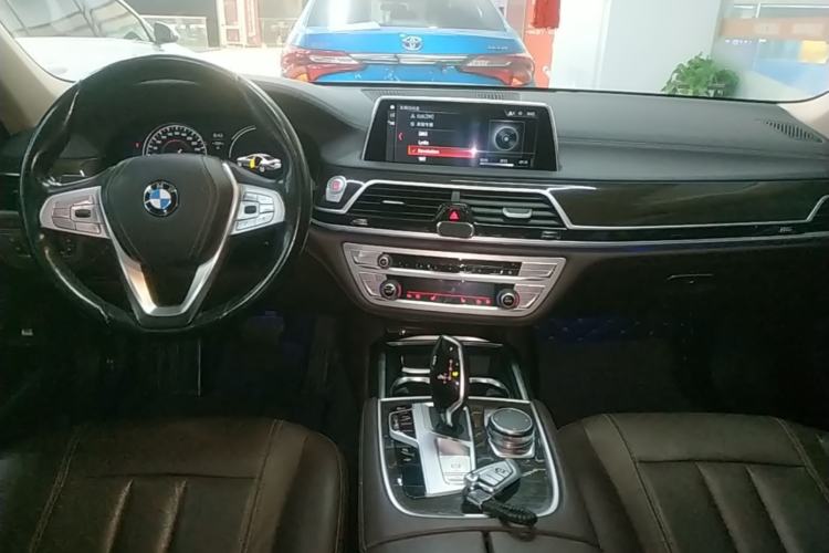 Used BMW 7 Series 2018 730Li Leading Model Excellence Package Center Console